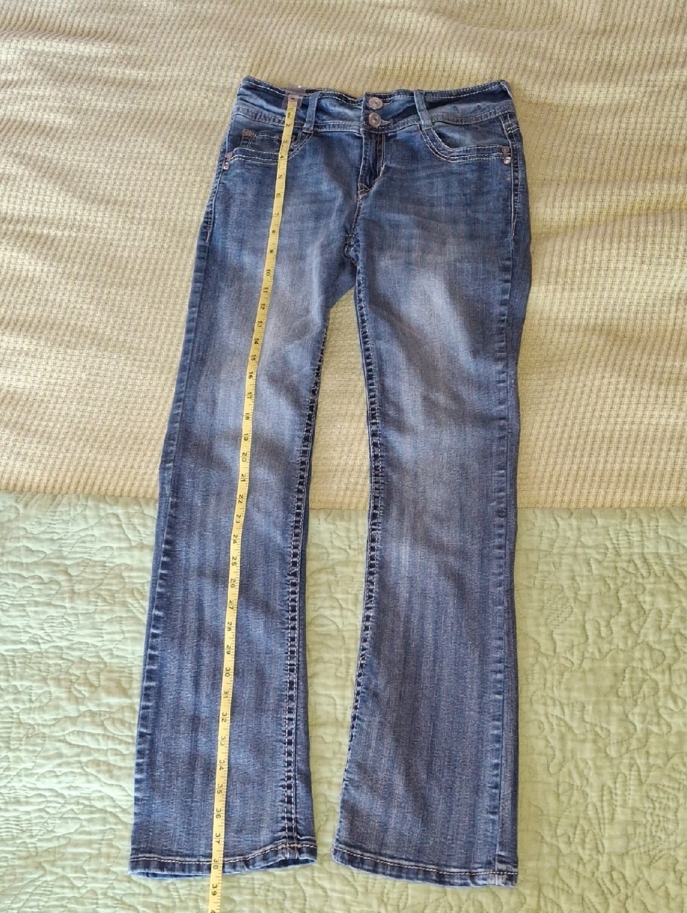 Wallflower Junior's Size 3 Luscious Curvy Boot Cut Jeans - Picture 5 of 8